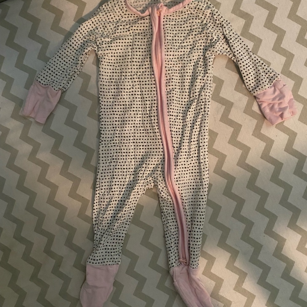 Newborn little sleepies
